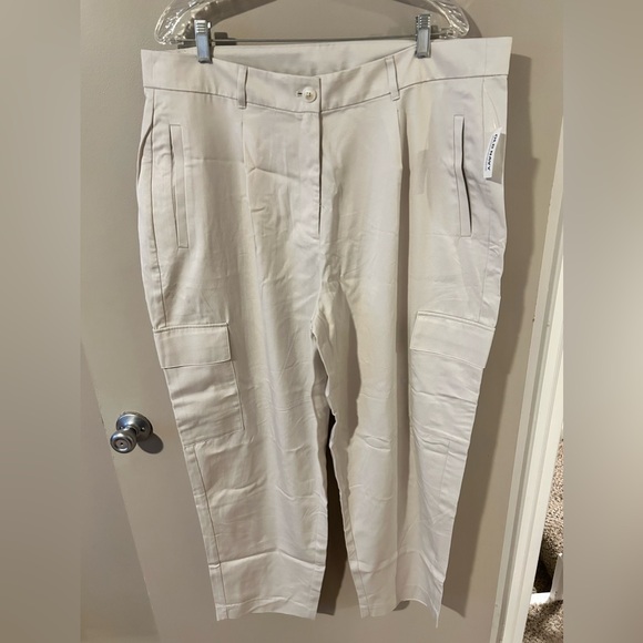 NWT Old Navy extra high waisted cargo trouser, size xl - Picture 2 of 7